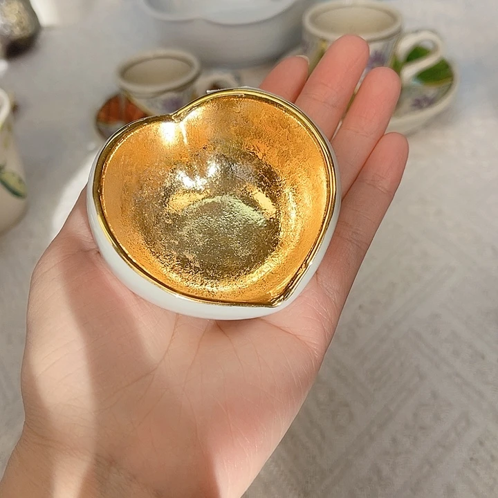 瓷片The first thing