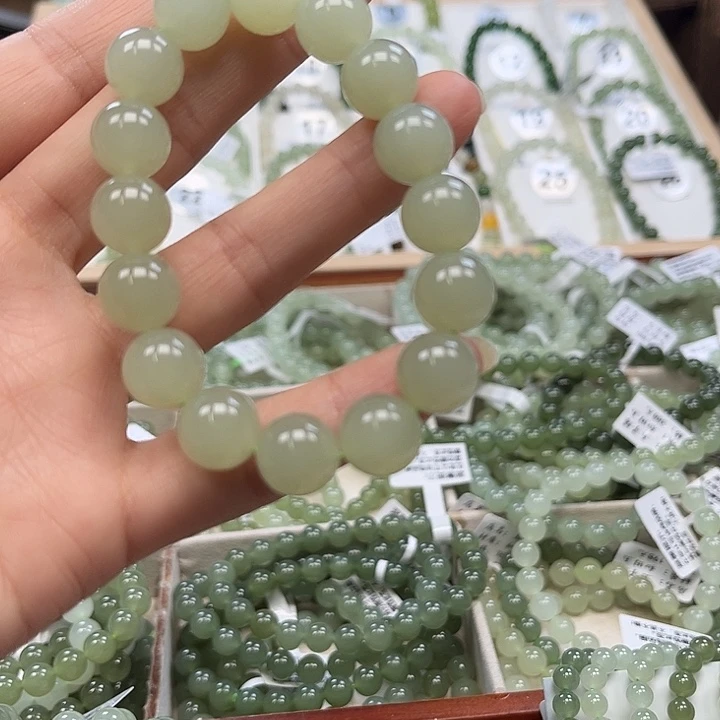 吃***啊和田玉（糖玉）未镶嵌手链