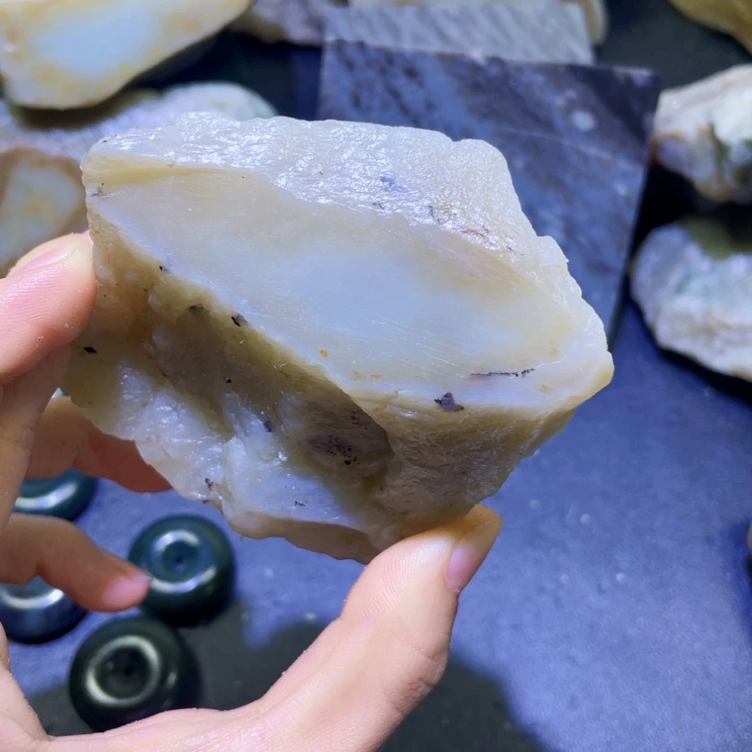 和田玉未镶嵌珠宝半成品