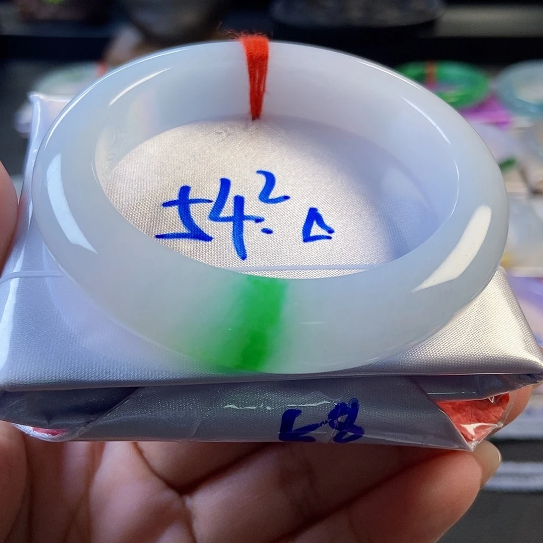 未镶嵌手镯翡翠25白底青