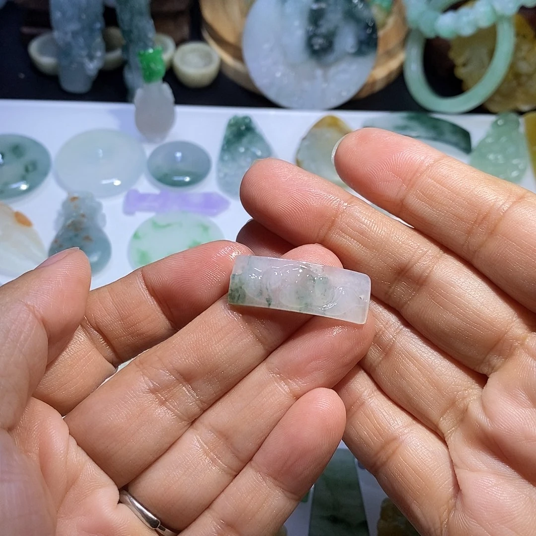 未镶嵌定制翡翠手牌