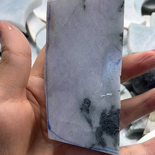 蜜***了翡翠未镶嵌颈饰翡翠