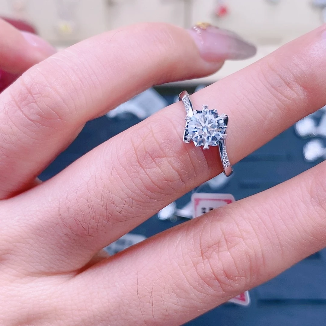 实验室培育钻石18K金镶嵌10