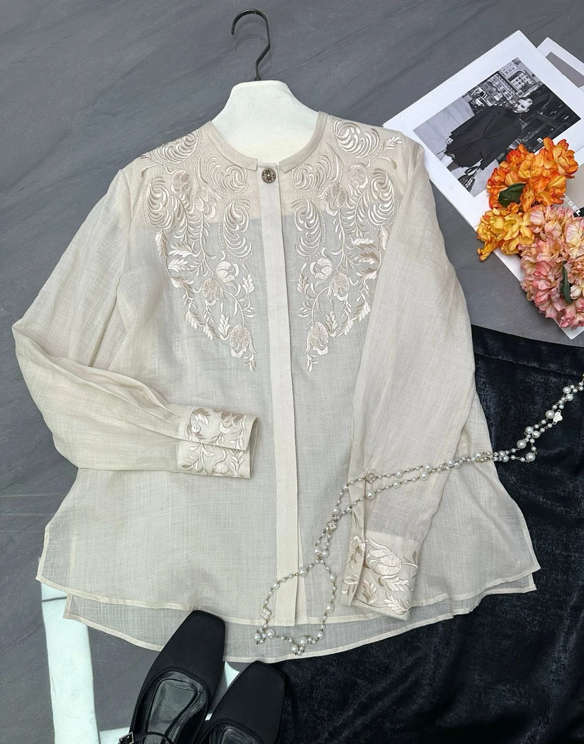 龙娴服饰欧若风清透重工刺绣圆领衬衫