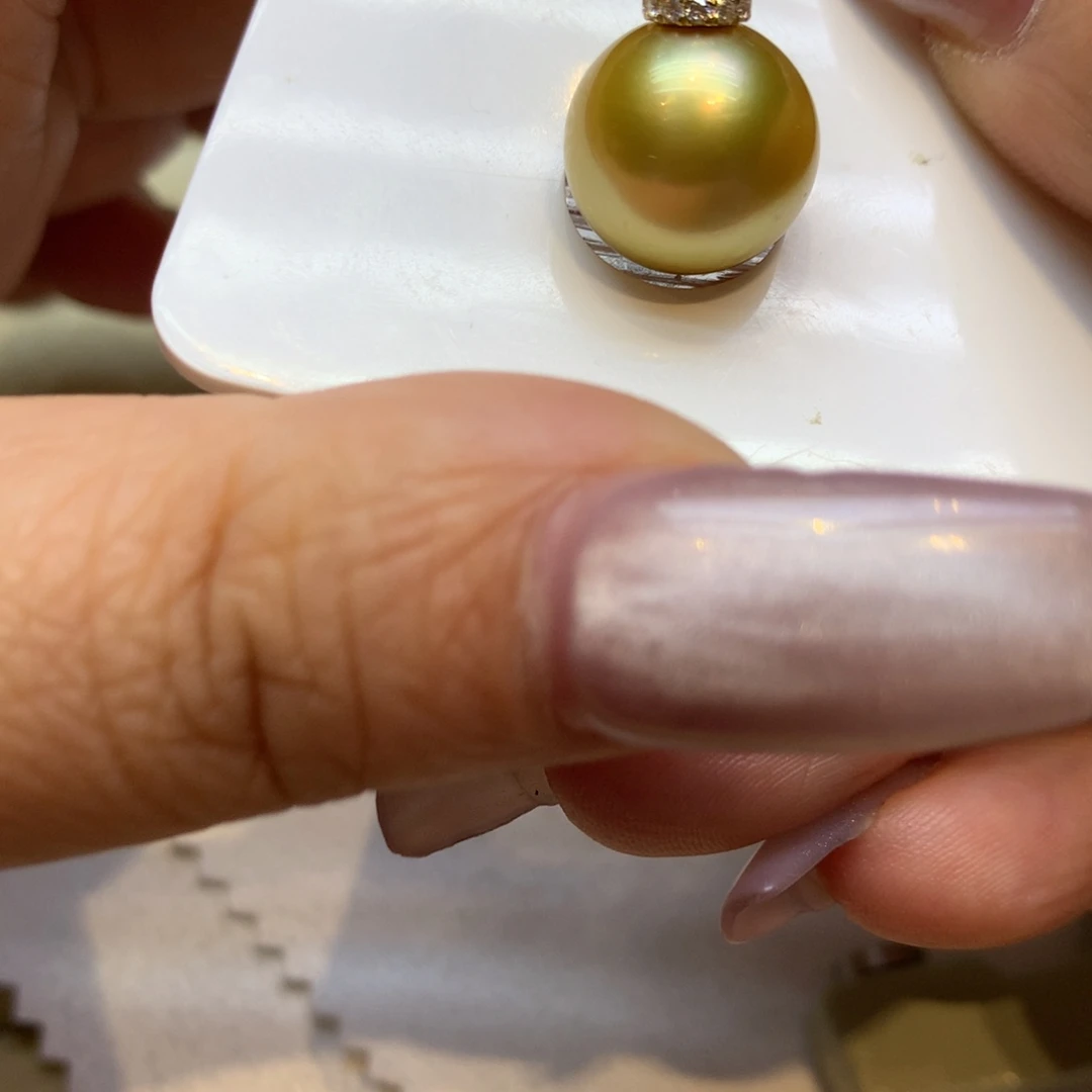 颈饰18K金镶嵌海水珍珠