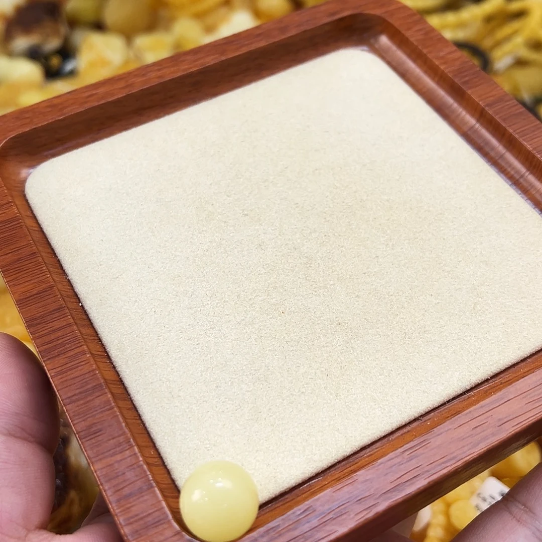 蜜蜡未镶嵌珠宝奇石