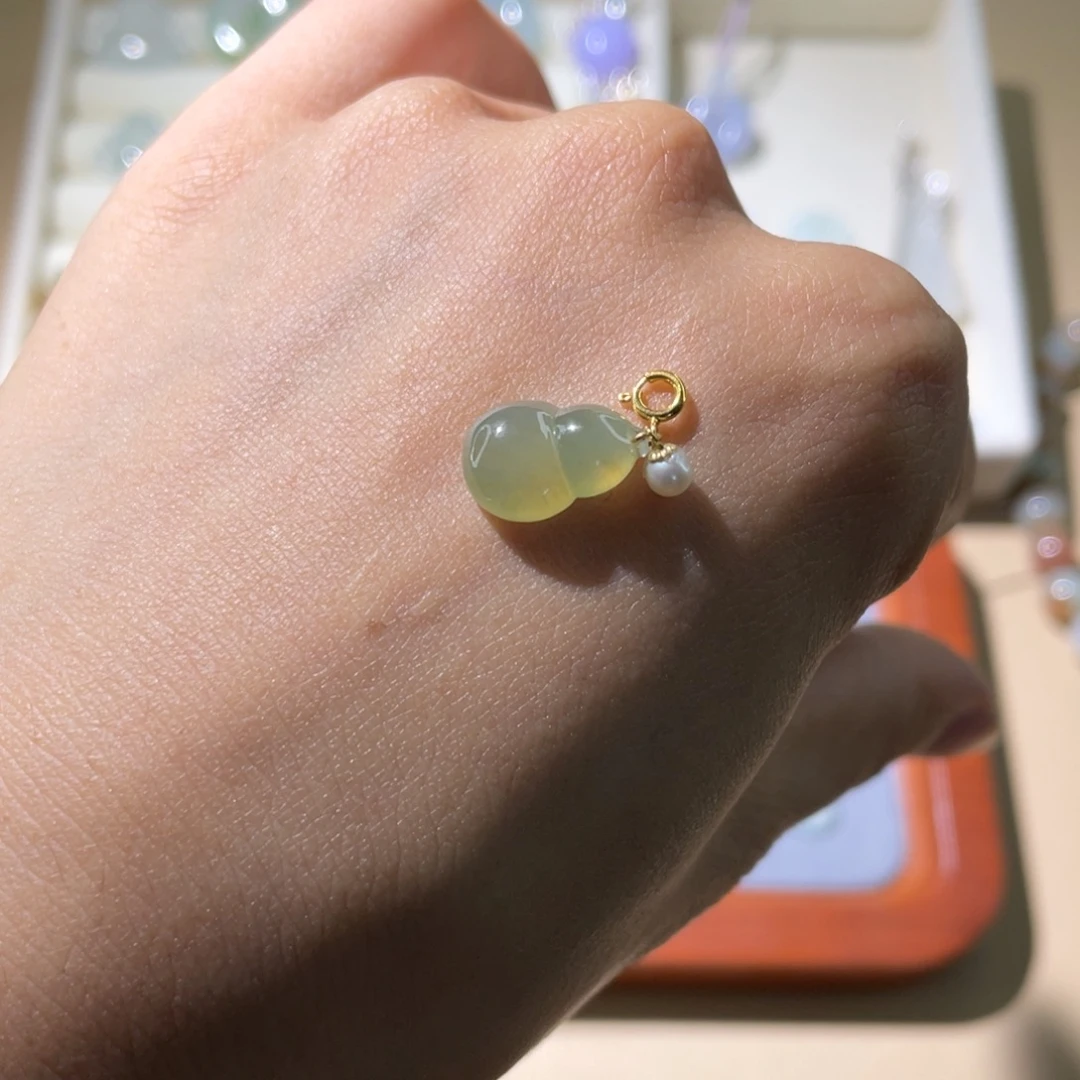 颈饰18K金镶嵌翡翠葫芦011