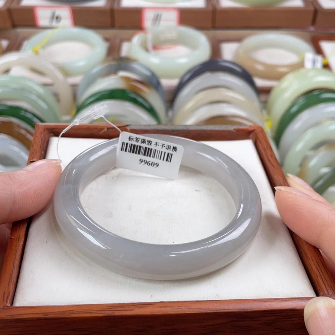 【闪购商品】和田玉手镯未镶嵌和田玉55.5。16