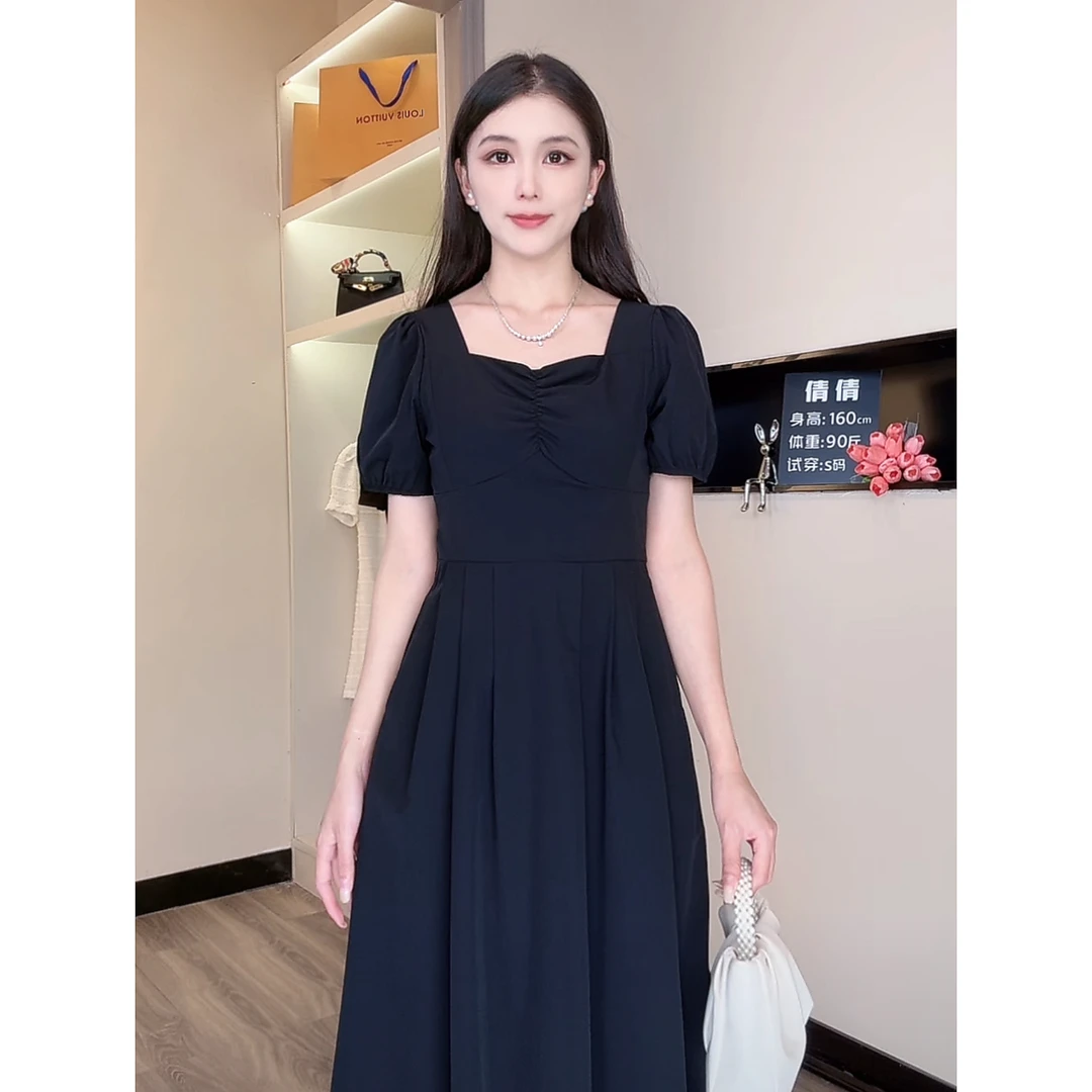 连衣裙收腰裙摆2025夏新款气质短裙茶歇褶皱泡泡袖裙子