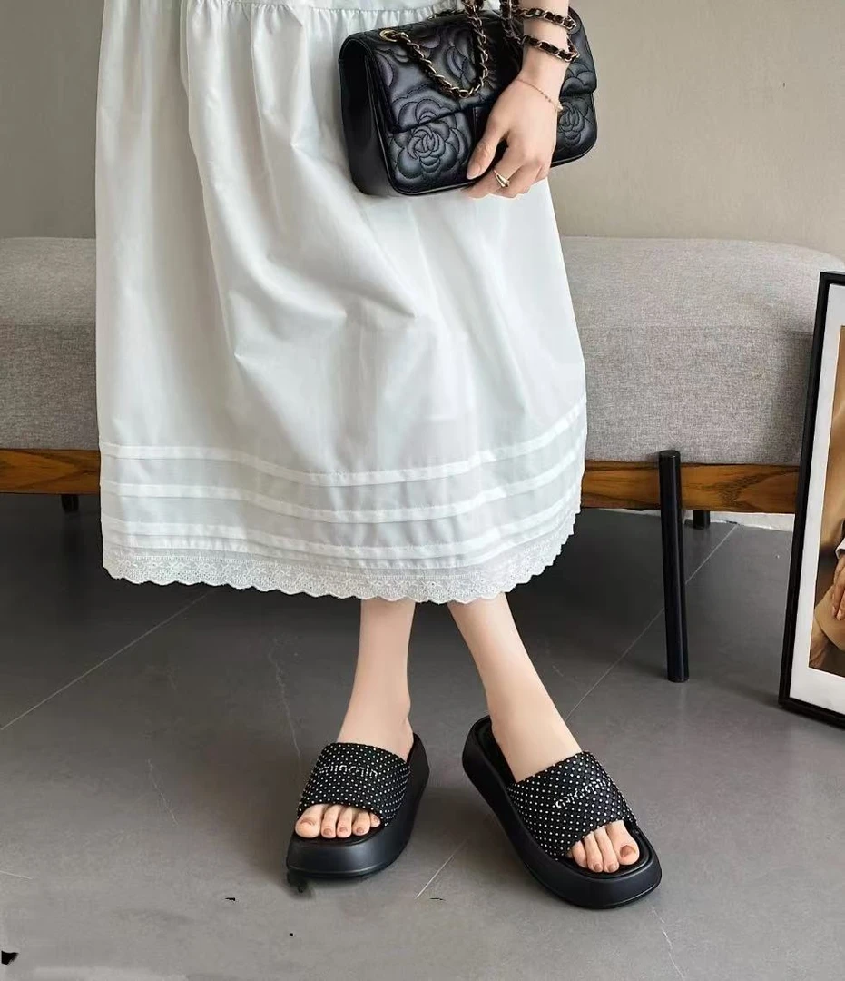 2025新款夏季厚底拖鞋女外穿时尚软底凉鞋绝美水钻沙滩凉拖25827