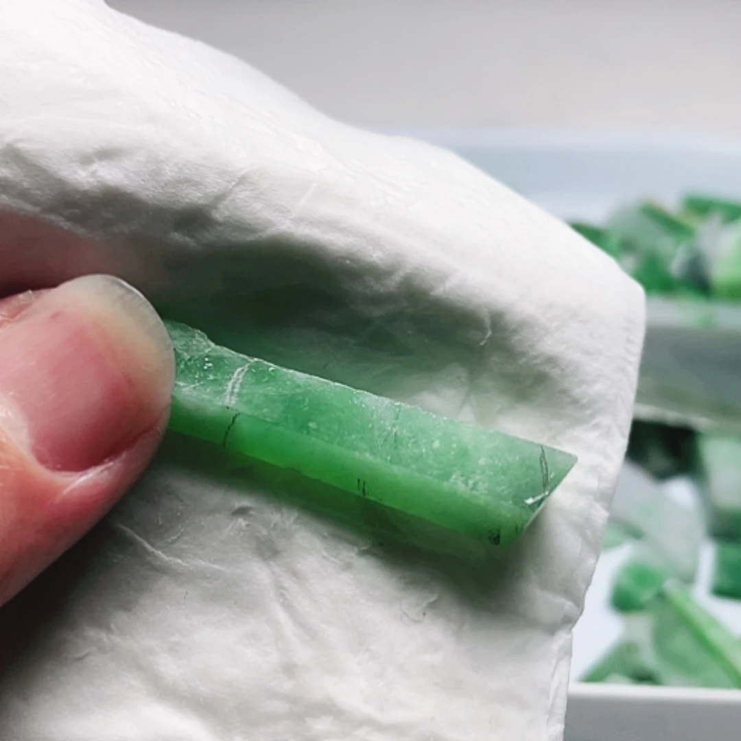 【闪购商品】翡翠颈饰未镶嵌A货