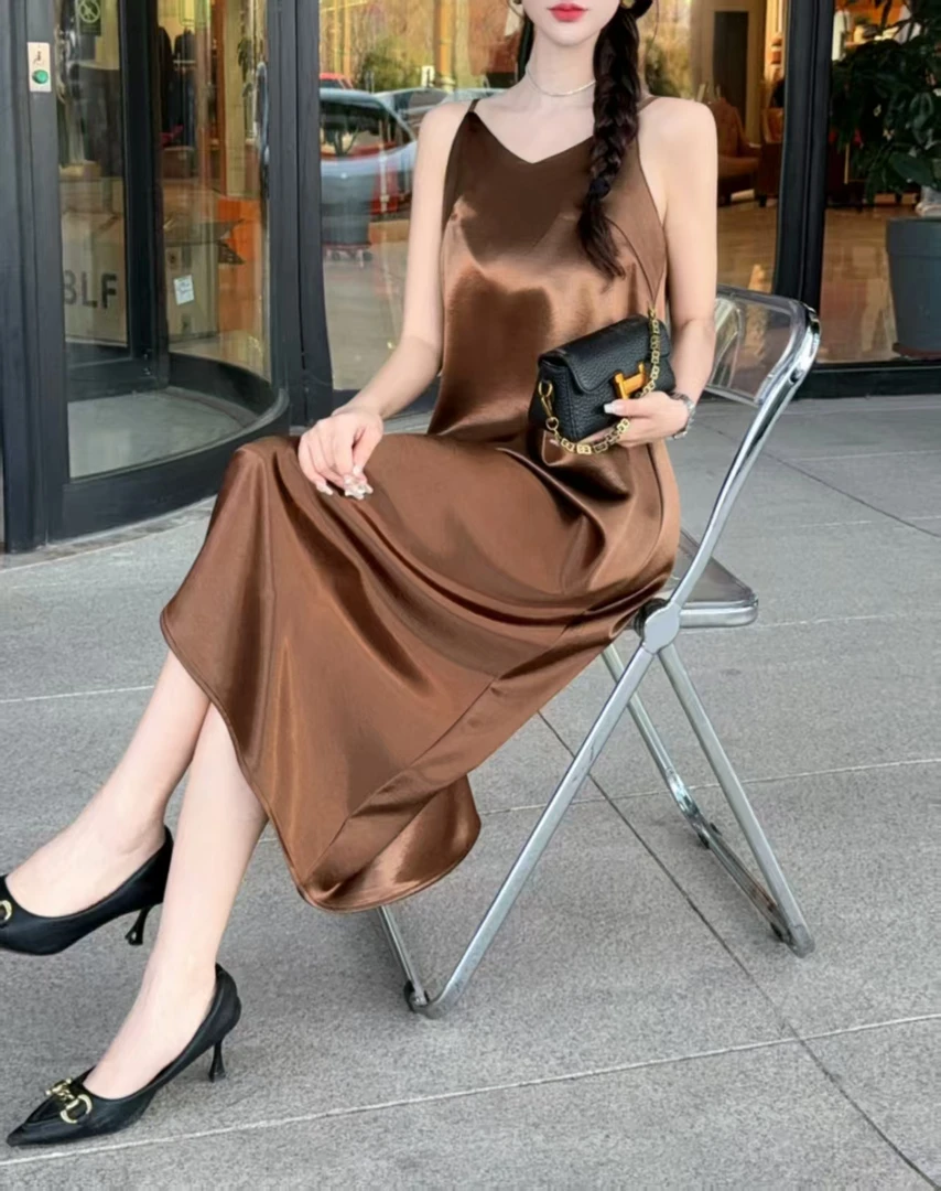 璀璨繁华酸酸连衣2025高级贵气奢华缎面可调节连衣裙大雨高订款