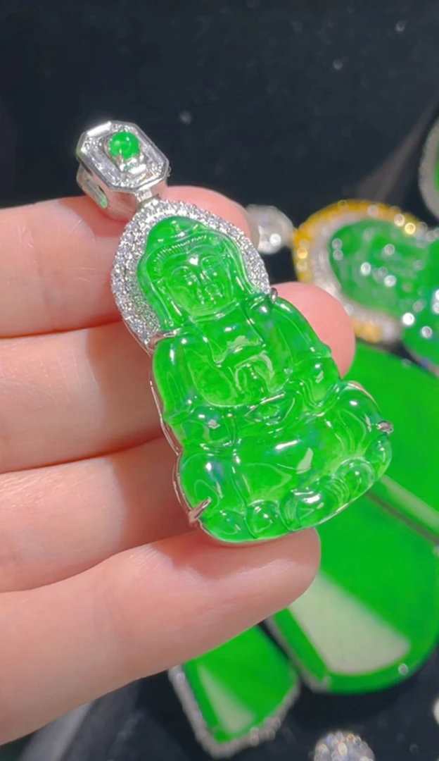 天然翡翠a货吊坠