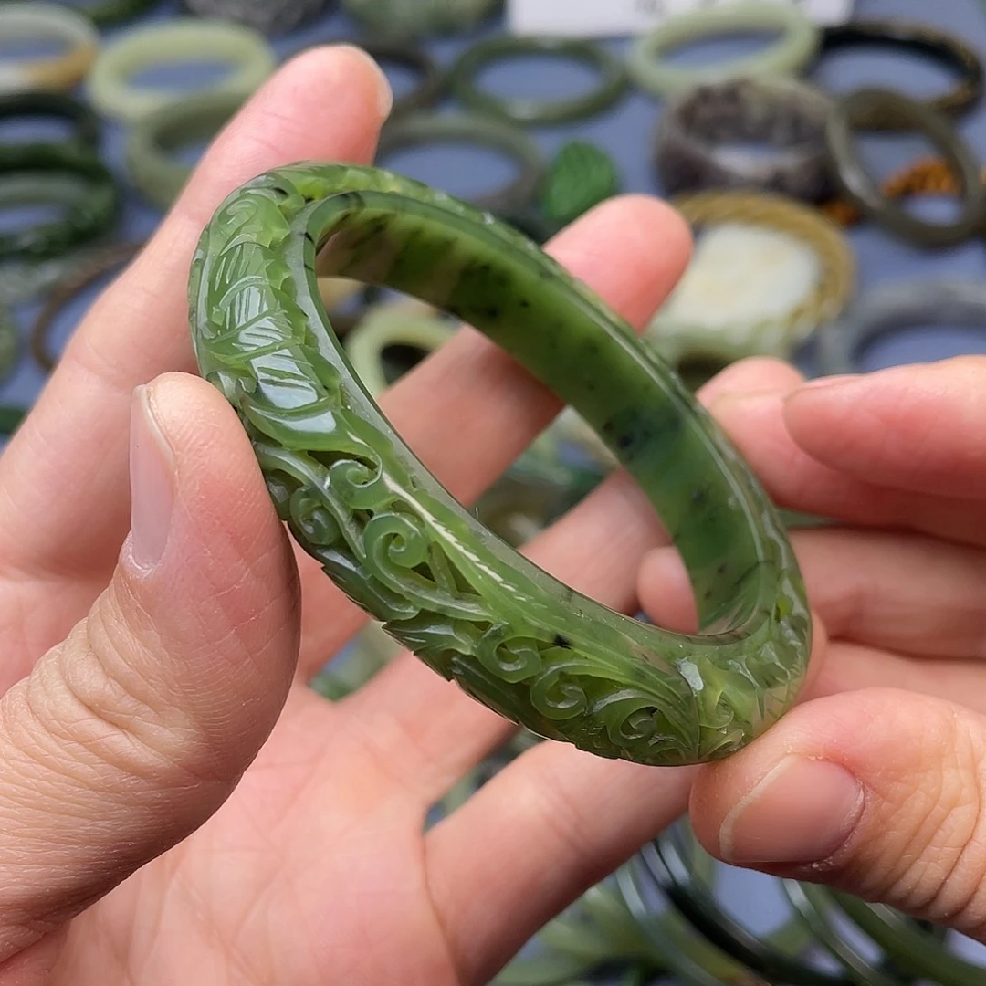 和田玉（碧玉）未镶嵌手镯圈口59.8mm缠枝莲镯