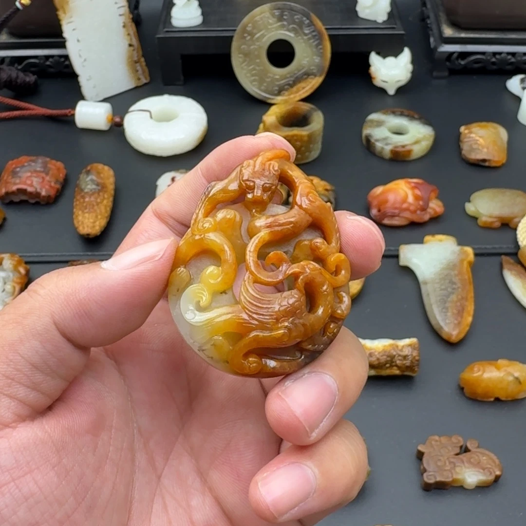 自***渡和田玉未镶嵌颈饰
