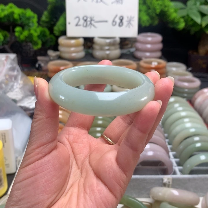 石英质玉（佘太翠）未镶嵌手镯54.4