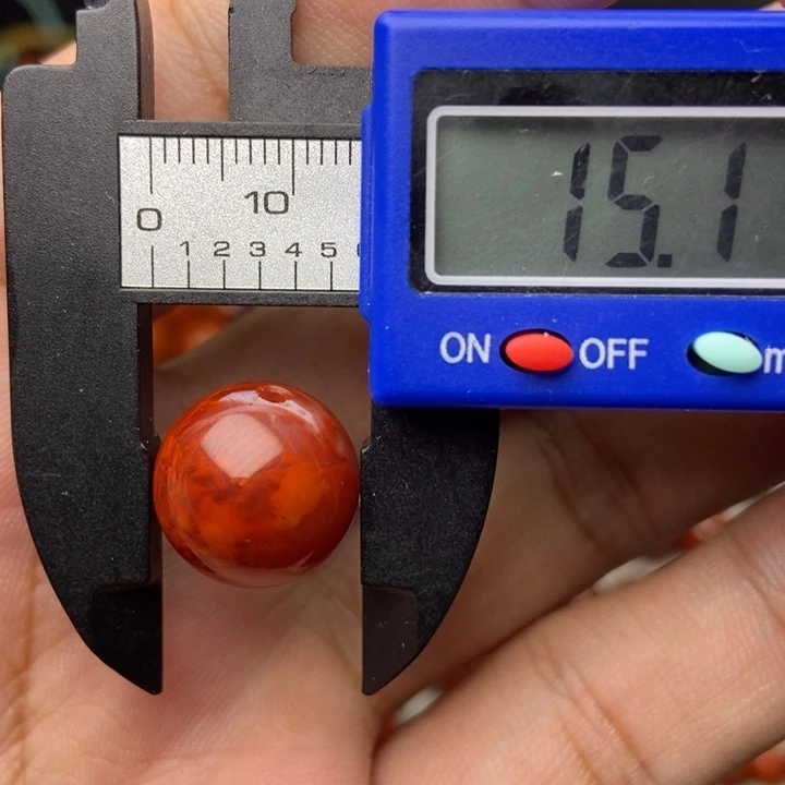 南红玛瑙配饰有瑕未镶嵌