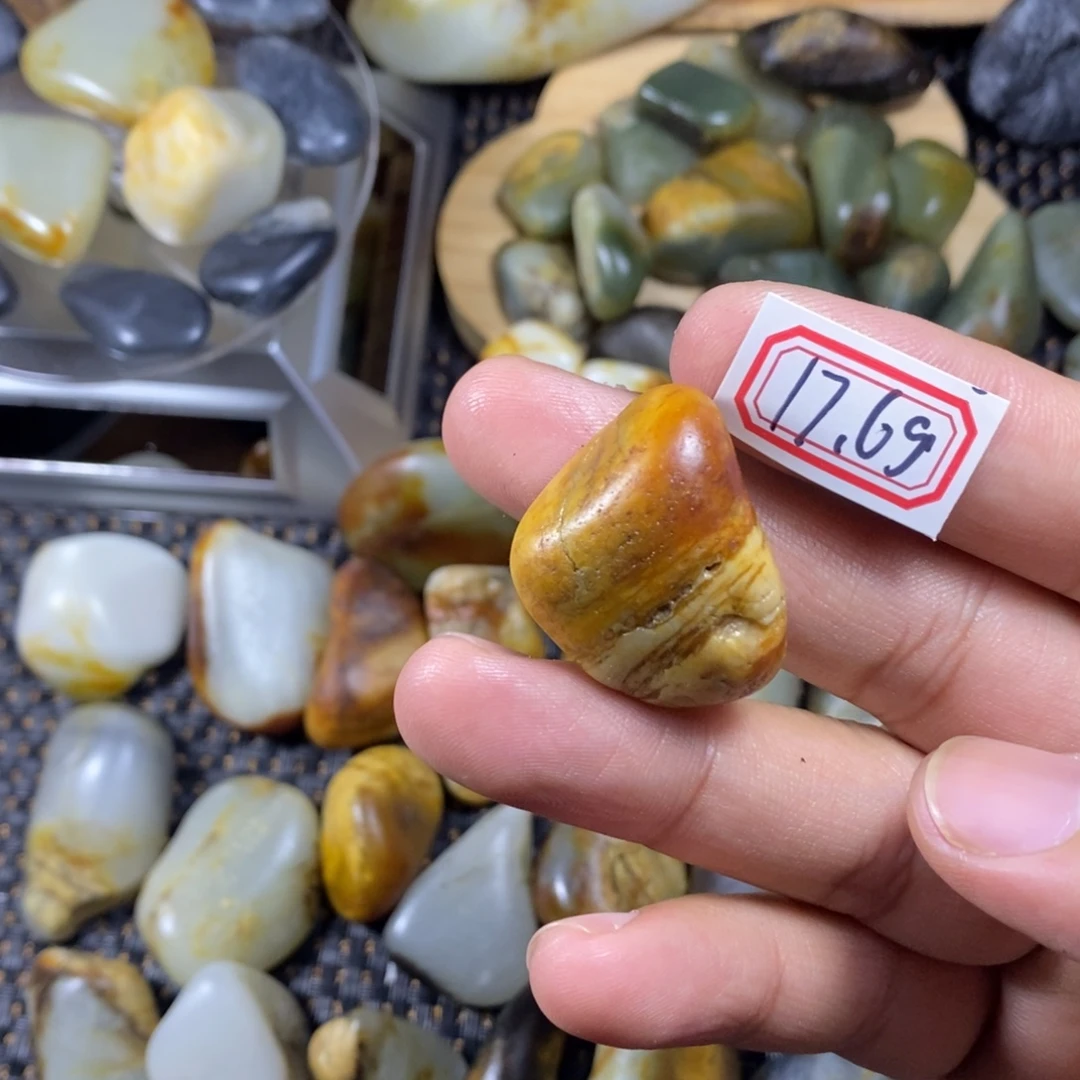 和田玉（糖玉）未镶嵌挂件