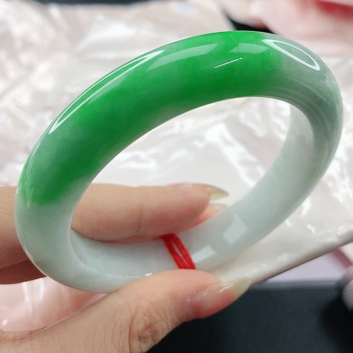 未镶嵌手镯翡翠，351