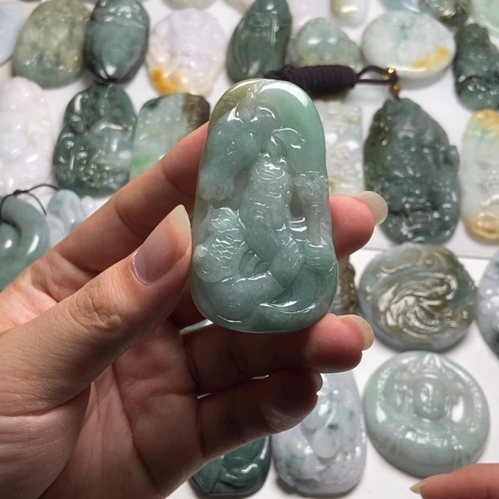 翡翠未镶嵌颈饰关二爷51
