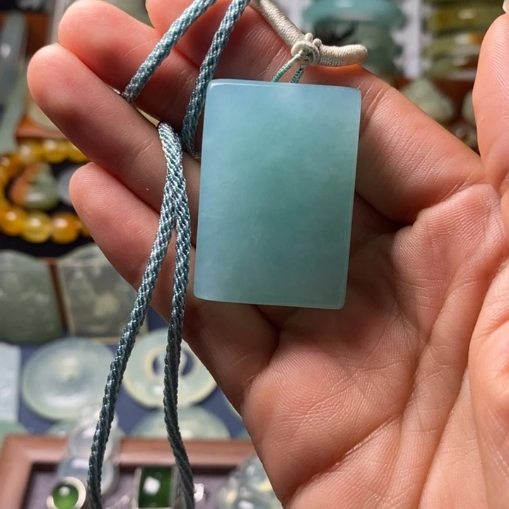 夏***檬未镶嵌蛇纹石玉颈饰