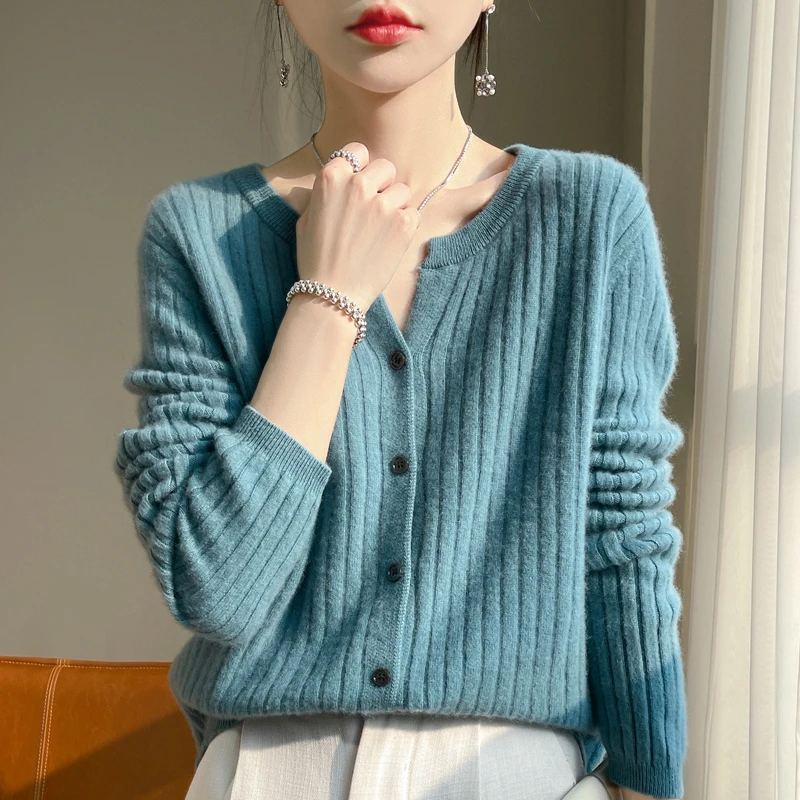 开春新款安迪绒圆V领坑条开衫2025