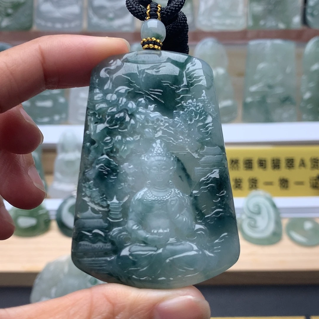 辉***哥翡翠未镶嵌颈饰观音