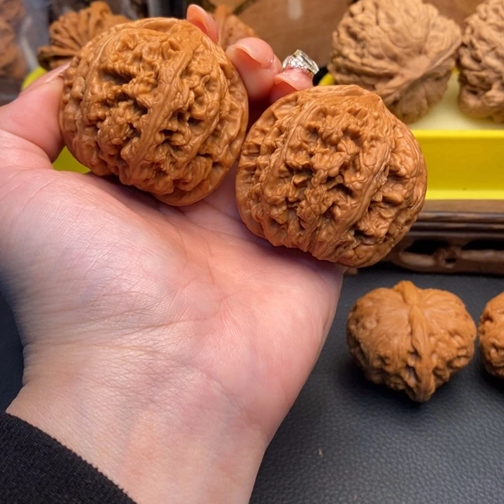 大***路把件文玩核桃118粗筋49全品