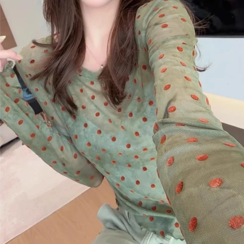 绿色晕染波点长袖t恤女短款初夏穿搭修身网纱防晒罩衫多巴胺上衣