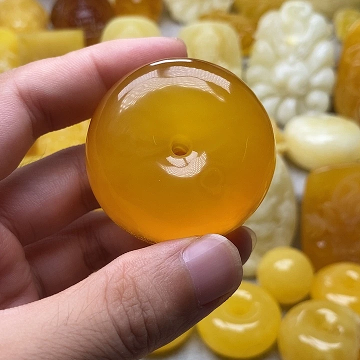 琥珀颈饰未镶嵌琥珀蜜蜡吊坠