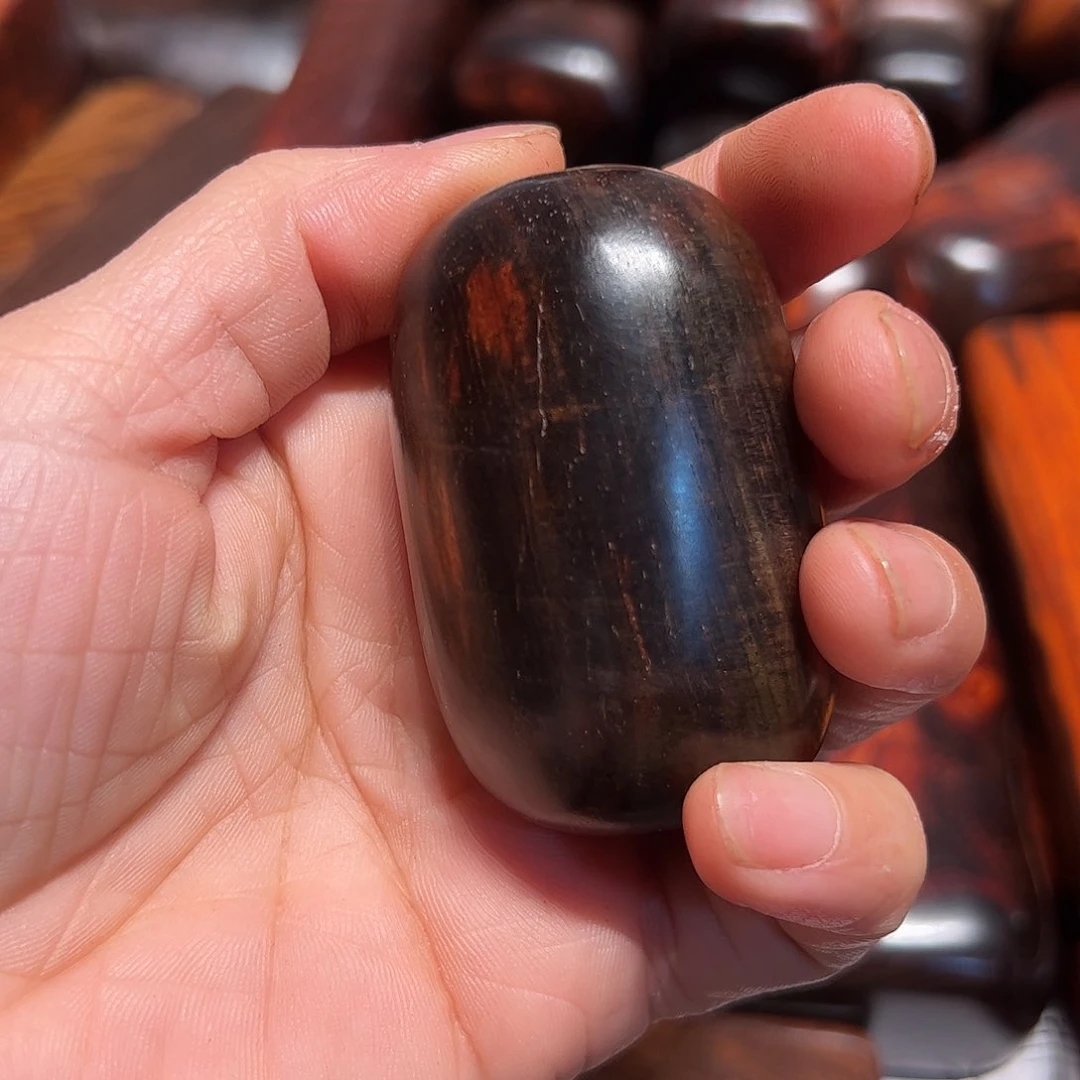 微凹黄檀（南美大红酸枝）开*