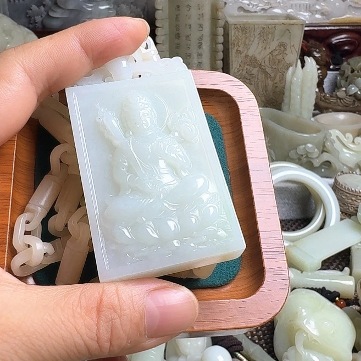 鹏***里瓷片新号开播瓷盘一件