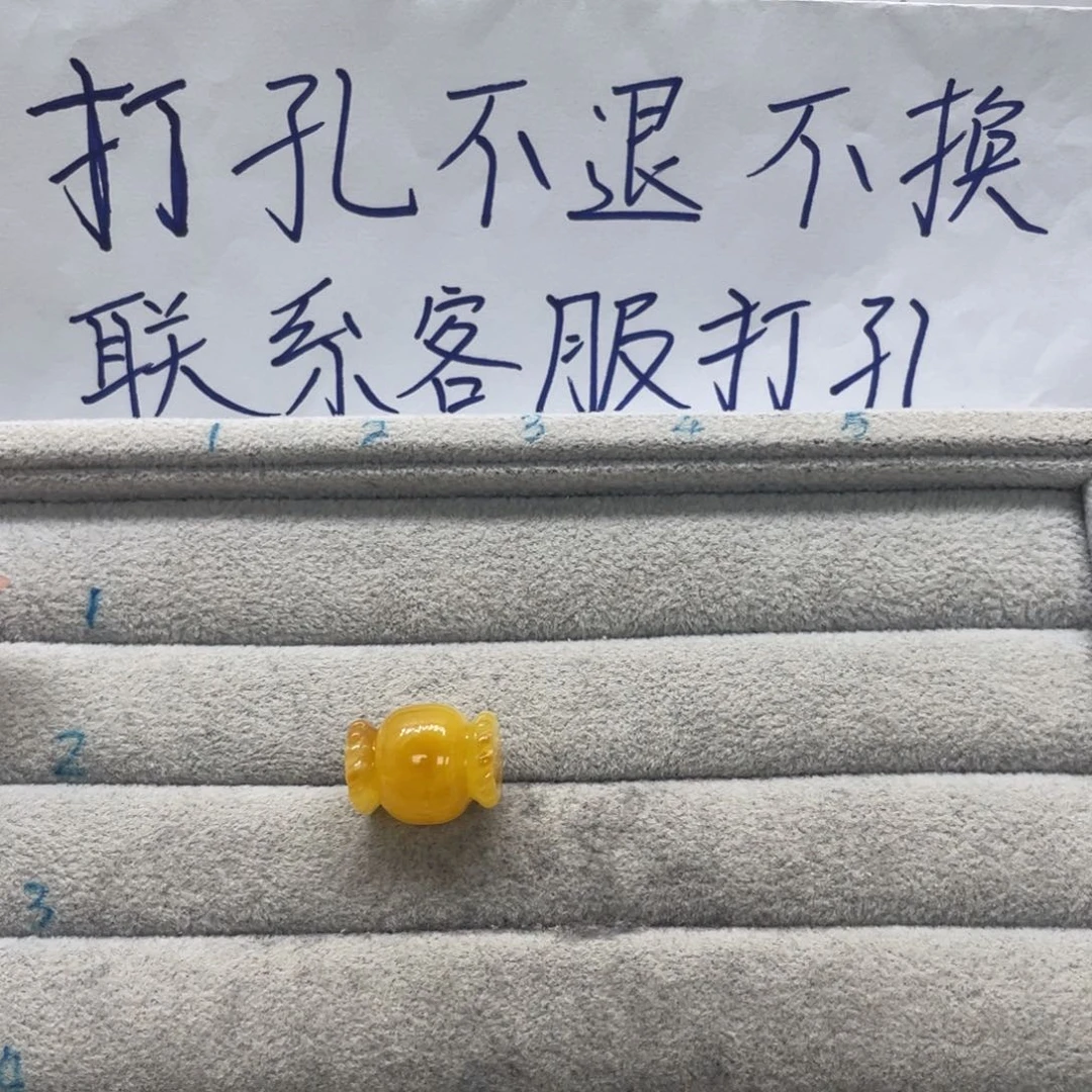 琥珀裸石未镶嵌?天然琥珀