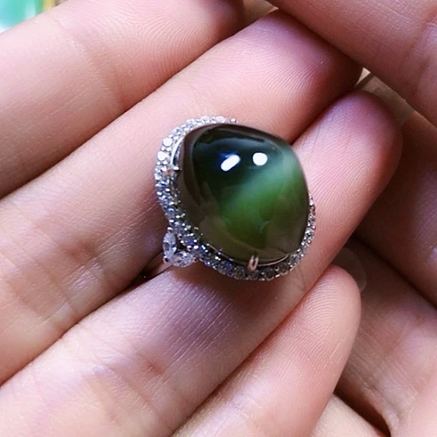 用***5和田玉戒指银S925镶嵌