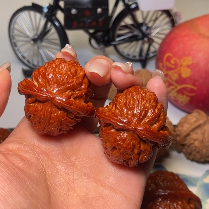 文玩核桃吊坠白狮子39尺