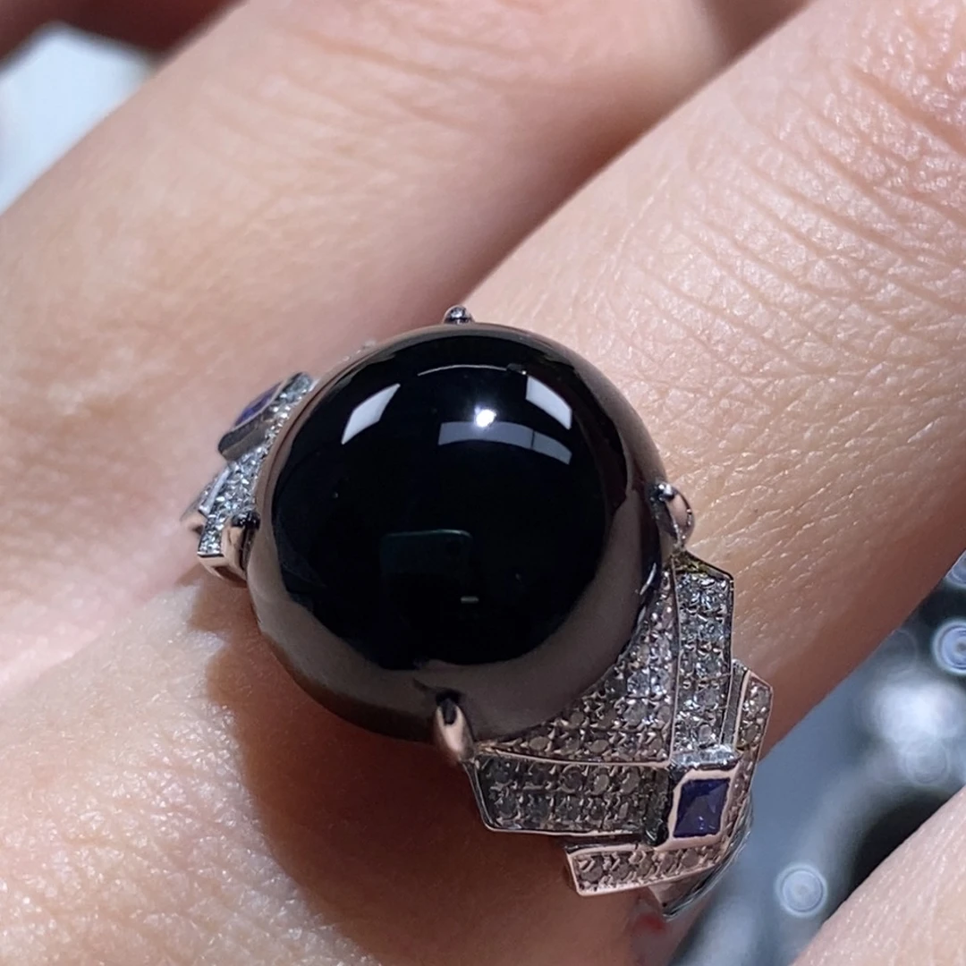 18K金镶嵌戒指翡翠