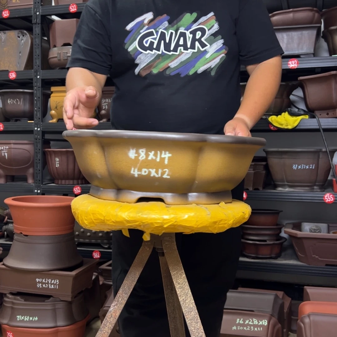 紫砂花盆呜呜呜呜