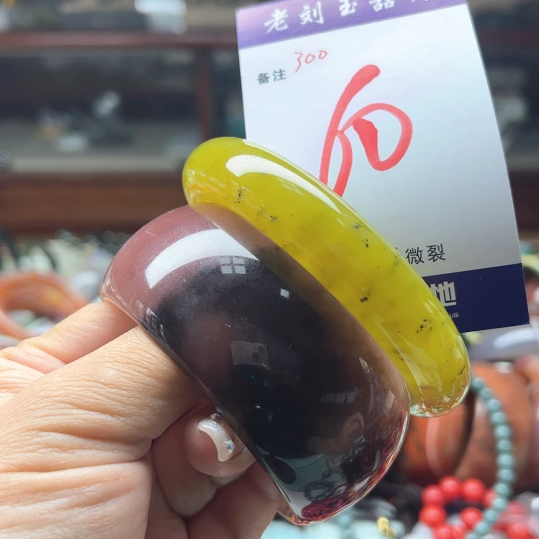 未镶嵌手镯石英岩玉