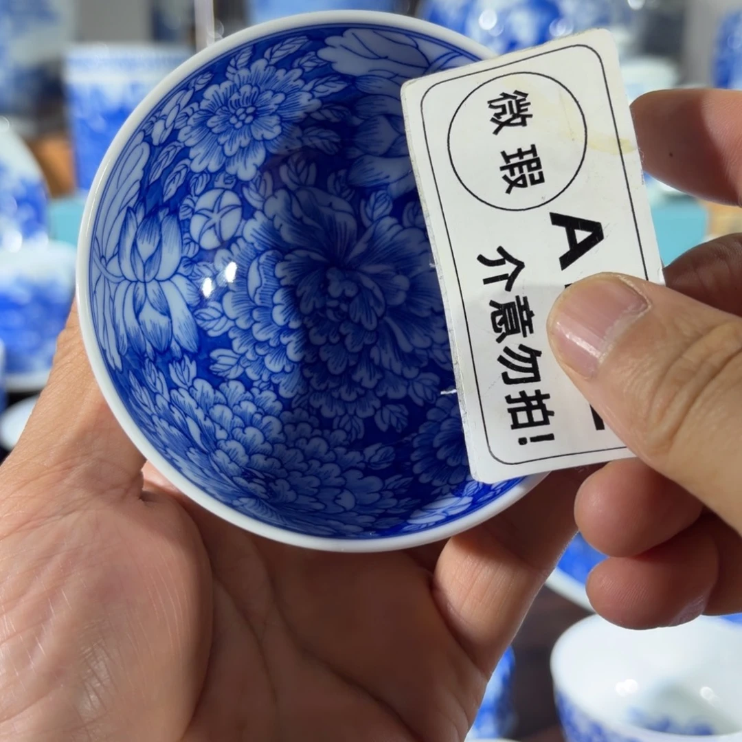 陶手工手绘的陶瓷杯