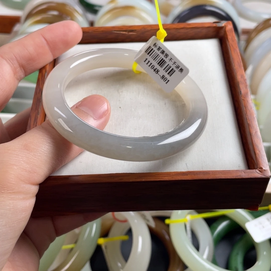 【闪购商品】和田玉手镯未镶嵌55.5.75