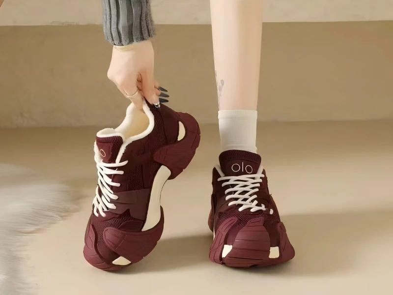 8869 秋冬女士休闲风运动时尚百搭棉鞋 F282