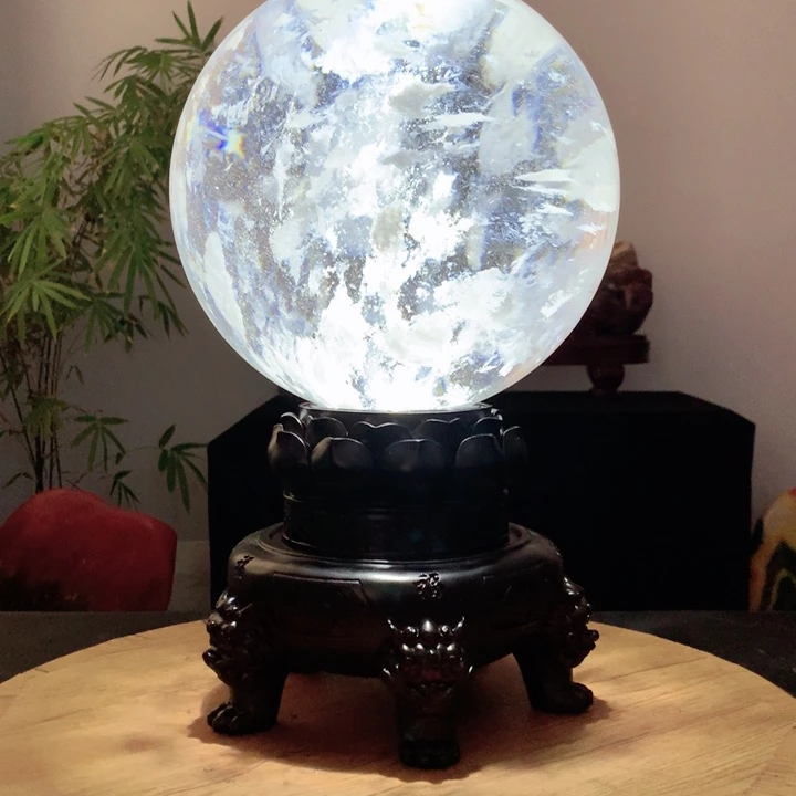 石材白水晶球直径25带高档底座