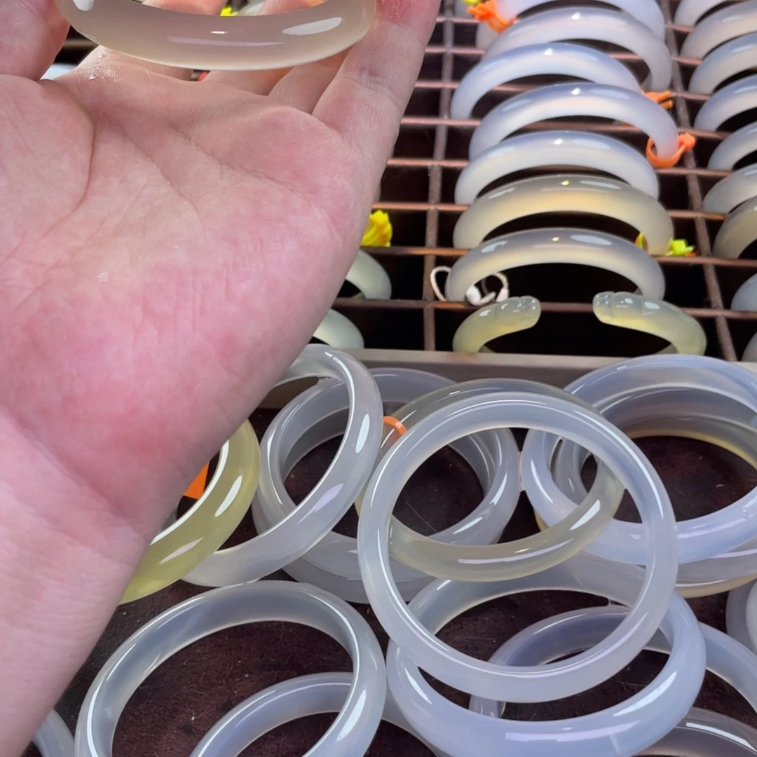 鸡***柳玛瑙/玉髓手镯合金