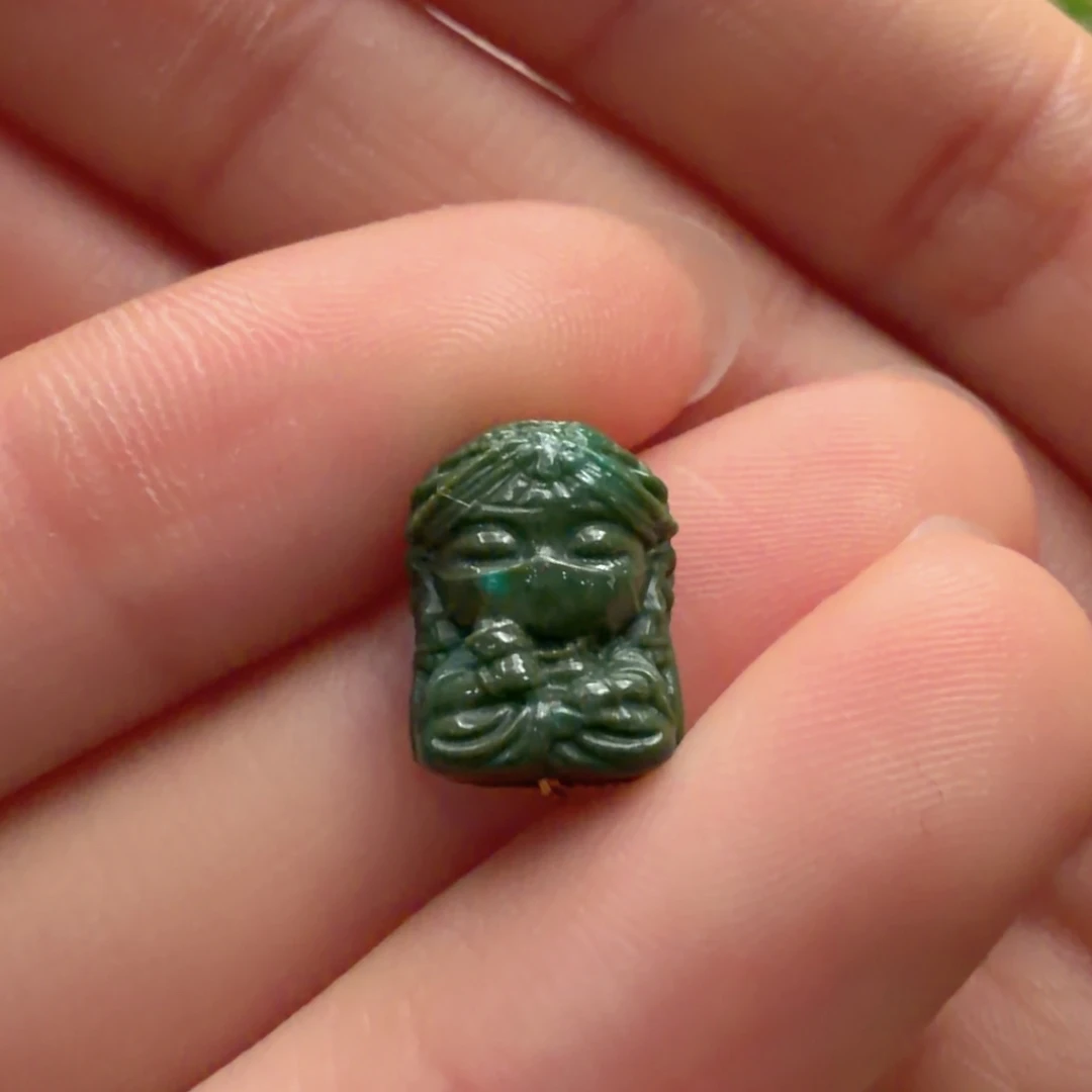 绿松石未镶嵌颈饰