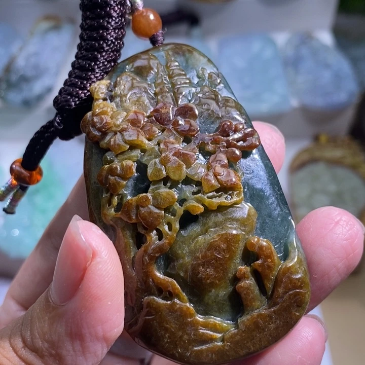 【闪购商品】颈饰未镶嵌翡翠山水