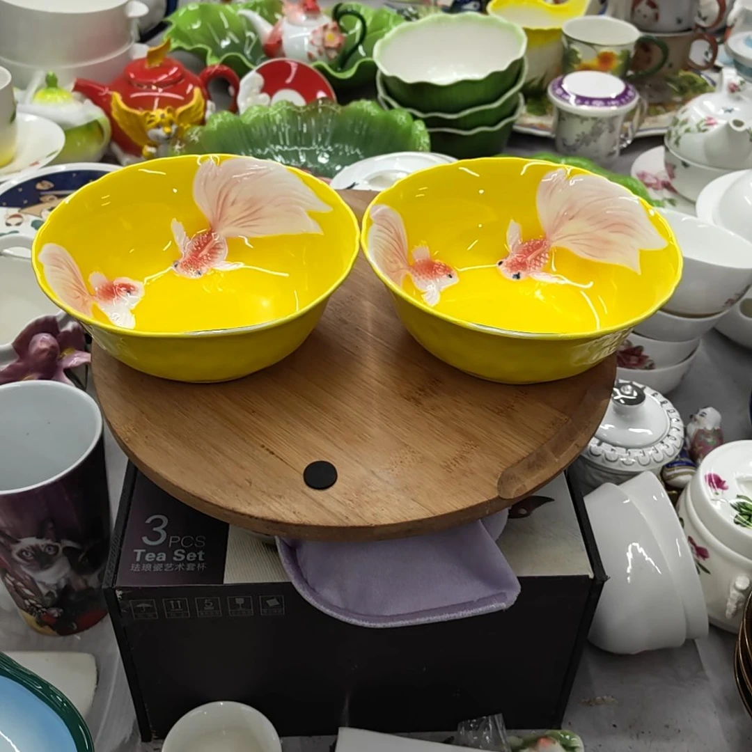 两个六英寸碗碗碗