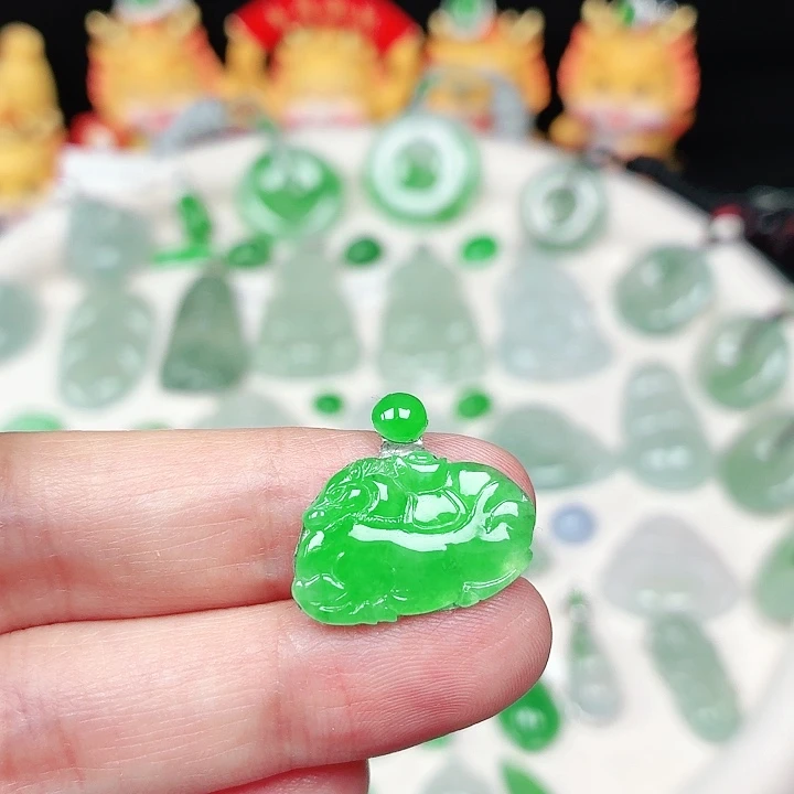 翡翠未镶嵌颈饰缅甸天然A货翡翠