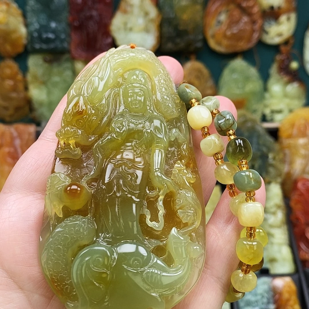 蛇纹石玉未镶嵌颈饰观音