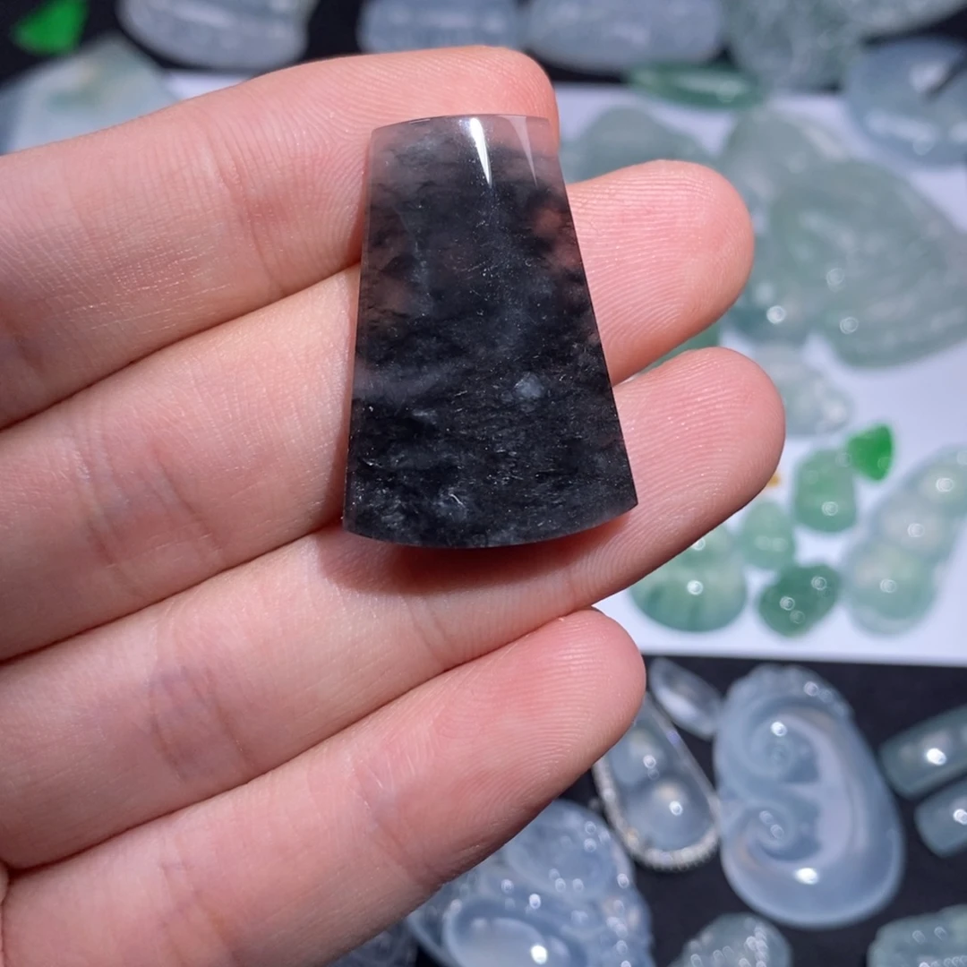 翡翠未镶嵌颈饰无事牌