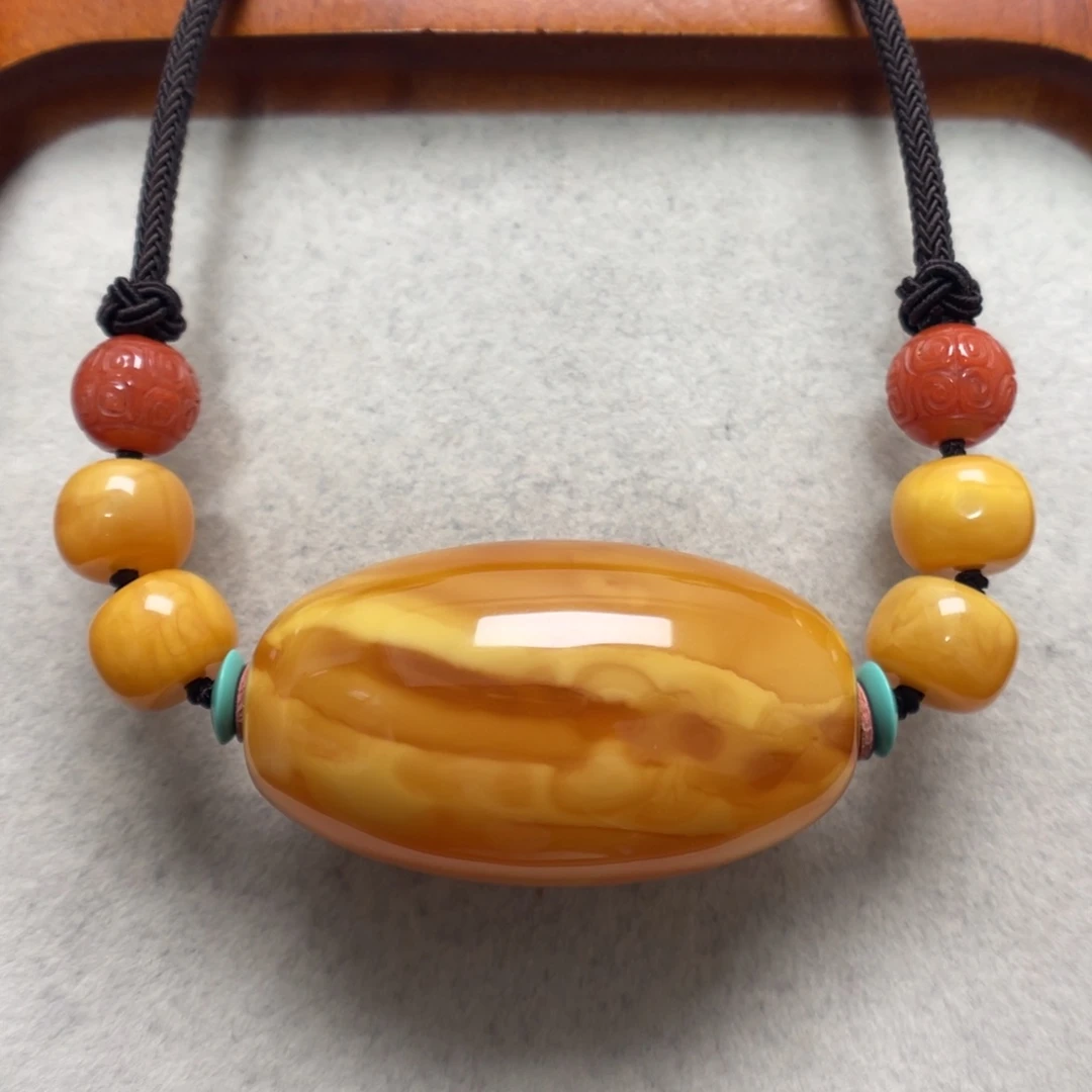 蜜蜡未镶嵌项链锁骨